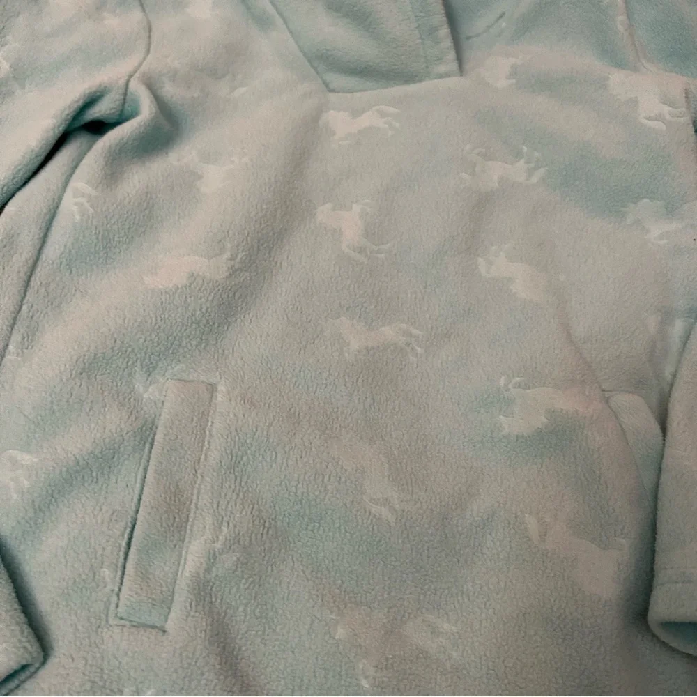 Size 7/8 GIRLS Teal Fleece Pullover with Horse Imprints E3